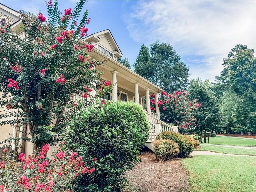 5 bedroom, 5 bathroom, 4,733 sq ft single family residence for sale at 117 Tullamore Trail, Tyrone, GA 30290 — photo 6