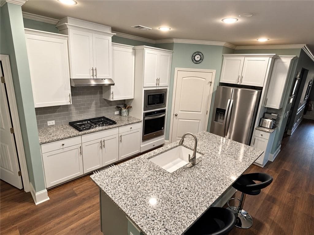 3 bedroom, 3 bathroom, 2,529 sq ft single family residence for sale at 7530 Rambling Vale, Cumming, GA 30028 — photo 2