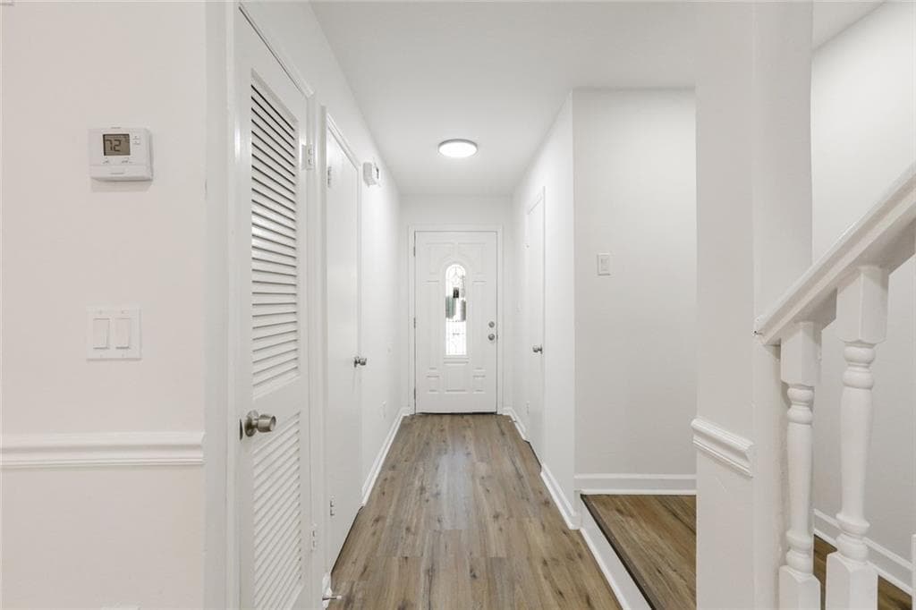 2 bedroom, 2 bathroom, 1,412 sq ft condominium for sale at 203 Tiburon Drive, Lithonia, GA 30038 — photo 2