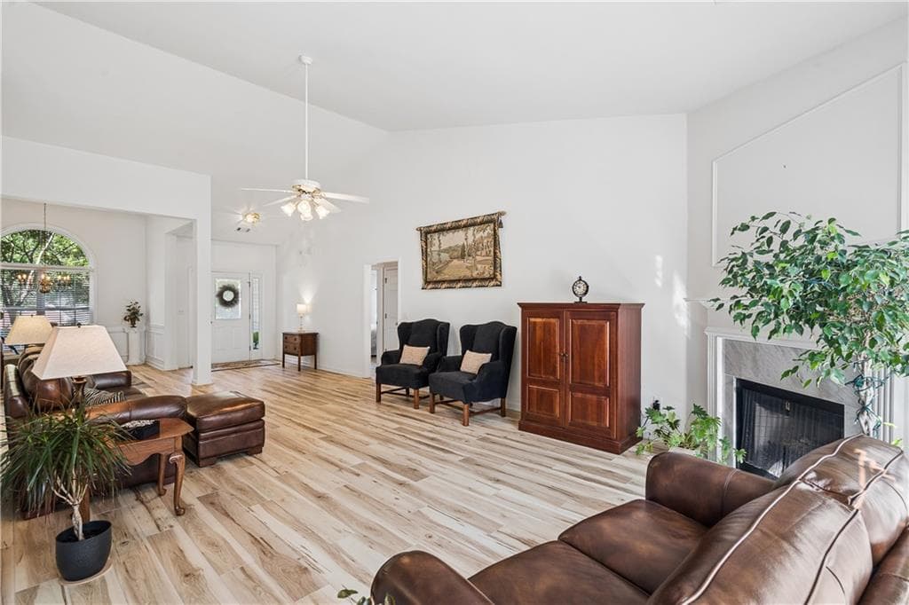 3 bedroom, 2 bathroom, 1,971 sq ft single family residence for sale at 1190 Sunhill Drive, Lawrenceville, GA 30043 — photo 4