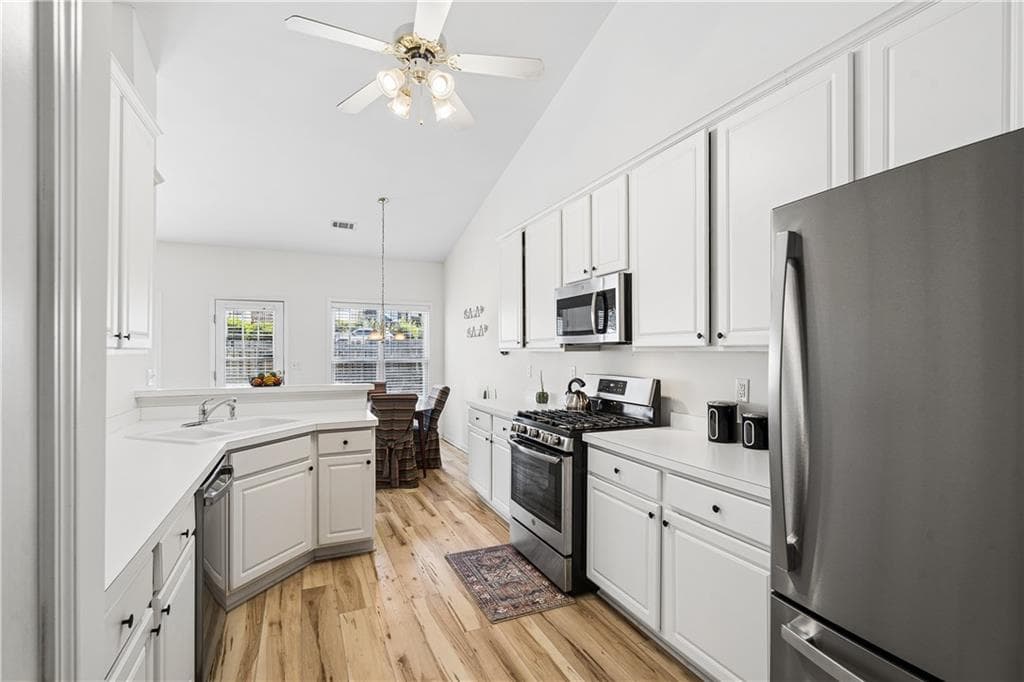 3 bedroom, 2 bathroom, 1,971 sq ft single family residence for sale at 1190 Sunhill Drive, Lawrenceville, GA 30043 — photo 6