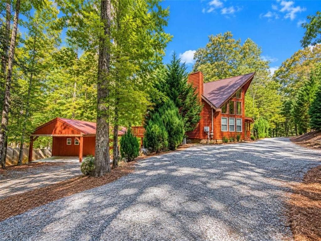 3 bedroom, 3 bathroom, 2,714 sq ft single family residence for sale at 1466 Newport Drive, Ellijay, GA 30540 — photo 3