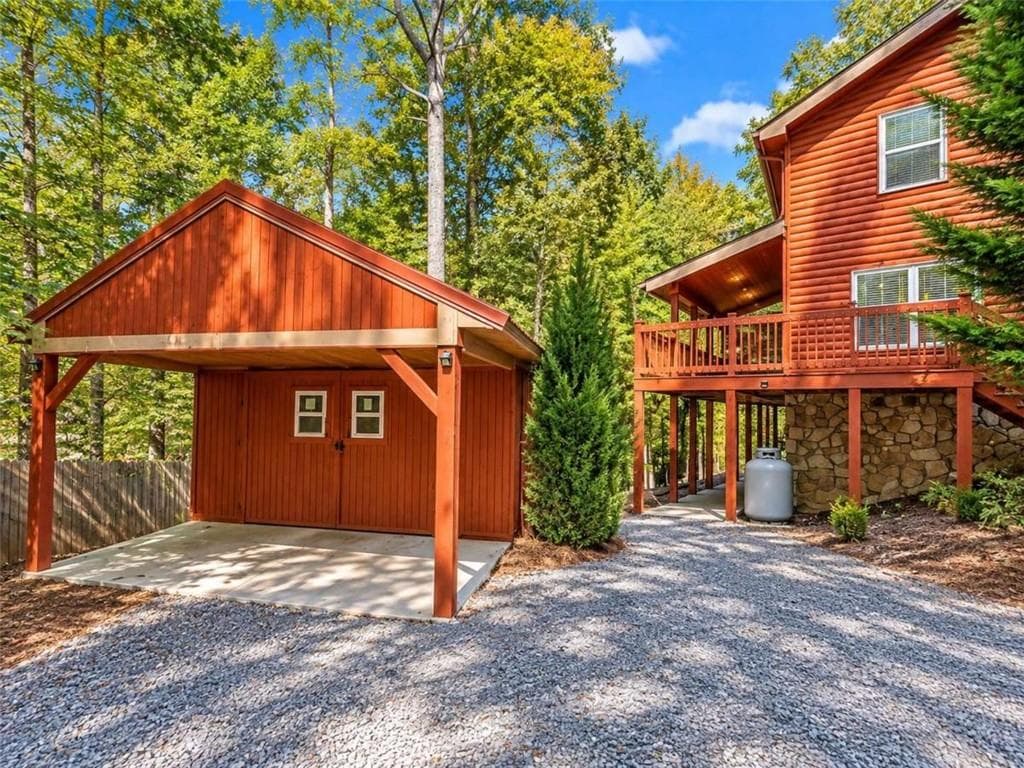 3 bedroom, 3 bathroom, 2,714 sq ft single family residence for sale at 1466 Newport Drive, Ellijay, GA 30540 — photo 4