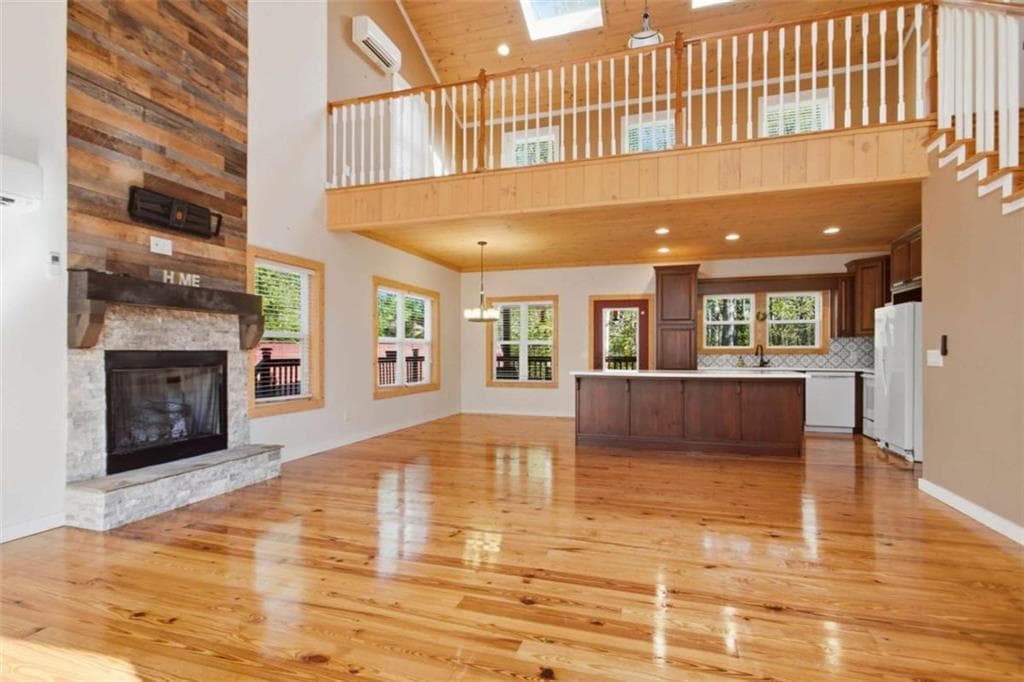 3 bedroom, 3 bathroom, 2,714 sq ft single family residence for sale at 1466 Newport Drive, Ellijay, GA 30540 — photo 10