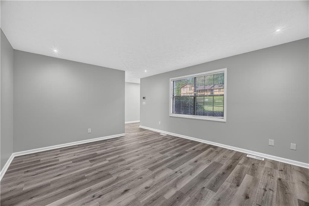 4 bedroom, 3 bathroom, 1,780 sq ft single family residence for sale at 3615 Satellite Boulevard, Ellenwood, GA 30294 — photo 5