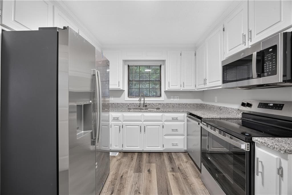 4 bedroom, 3 bathroom, 1,780 sq ft single family residence for sale at 3615 Satellite Boulevard, Ellenwood, GA 30294 — photo 9