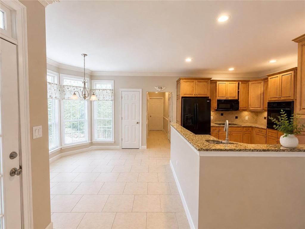 5 bedroom, 4 bathroom, 3,111 sq ft single family residence under contract at 503 Brander Pass, Peachtree City, GA 30269 — photo 9