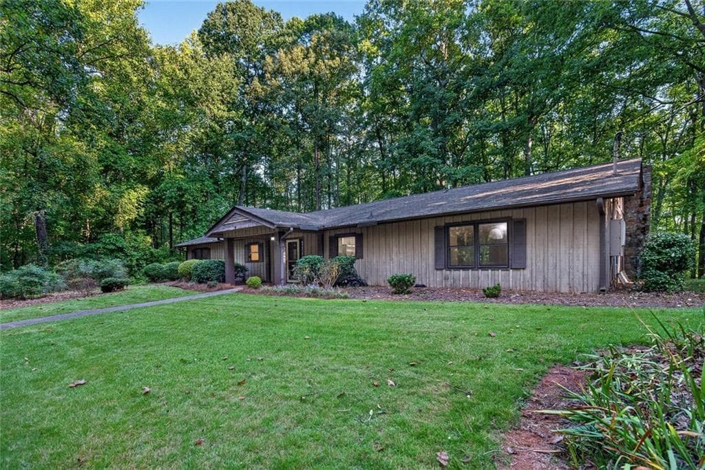 4 bedroom, 3 bathroom, 3,244 sq ft single family residence for sale at 536 Adams Road, Fayetteville, GA 30214 — photo 2