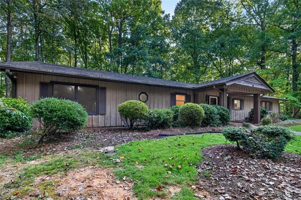4 bedroom, 3 bathroom, 3,244 sq ft single family residence for sale at 536 Adams Road, Fayetteville, GA 30214 — photo 3
