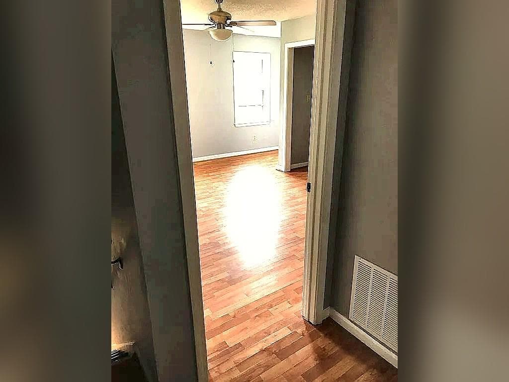 2 bedroom, 3 bathroom, 1,292 sq ft single family residence for sale at 5129 Jenny Drive, Acworth, GA 30101 — photo 6