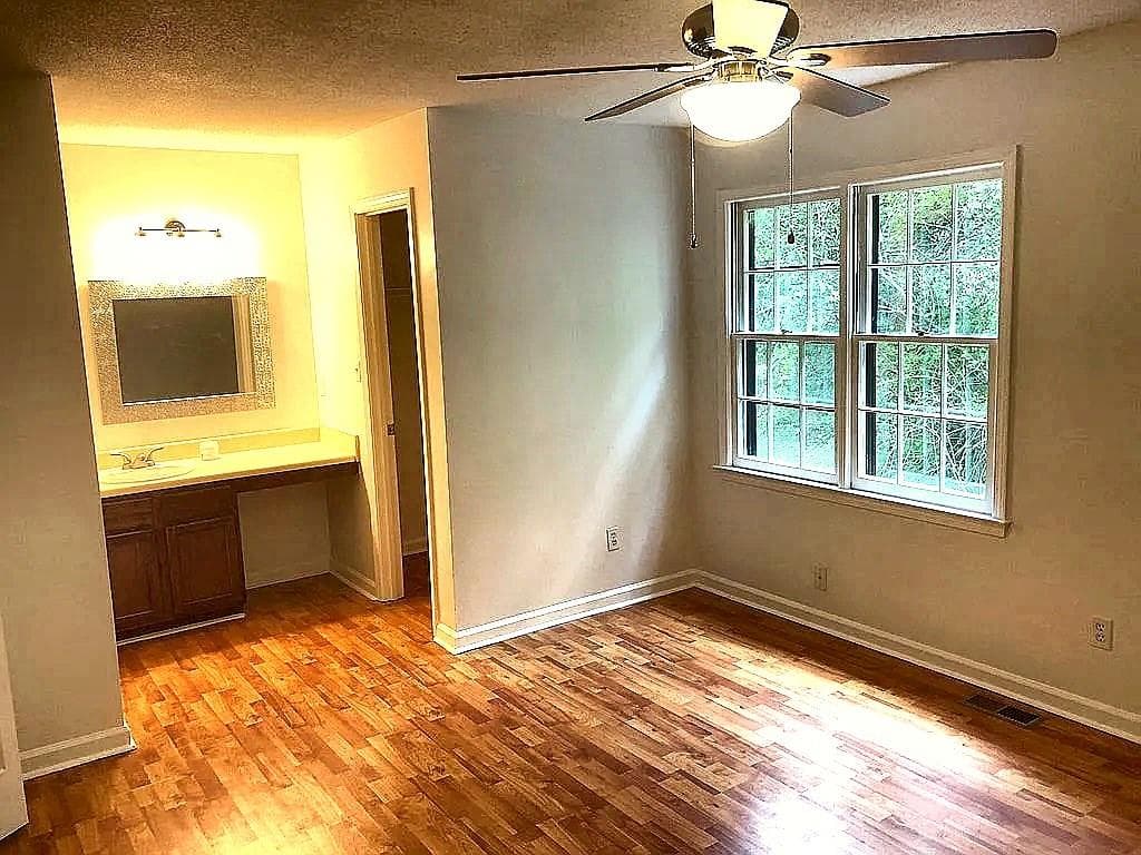 2 bedroom, 3 bathroom, 1,292 sq ft single family residence for sale at 5129 Jenny Drive, Acworth, GA 30101 — photo 9