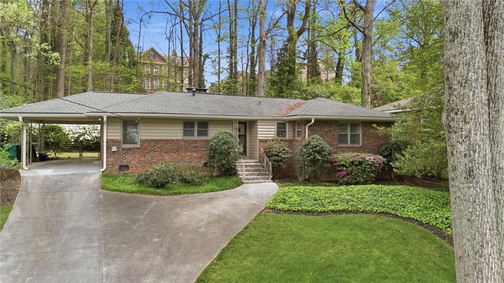 3 bedroom, 2 bathroom, 2,114 sq ft single family residence for sale at 955 Vistavia Circle, Decatur, GA 30033