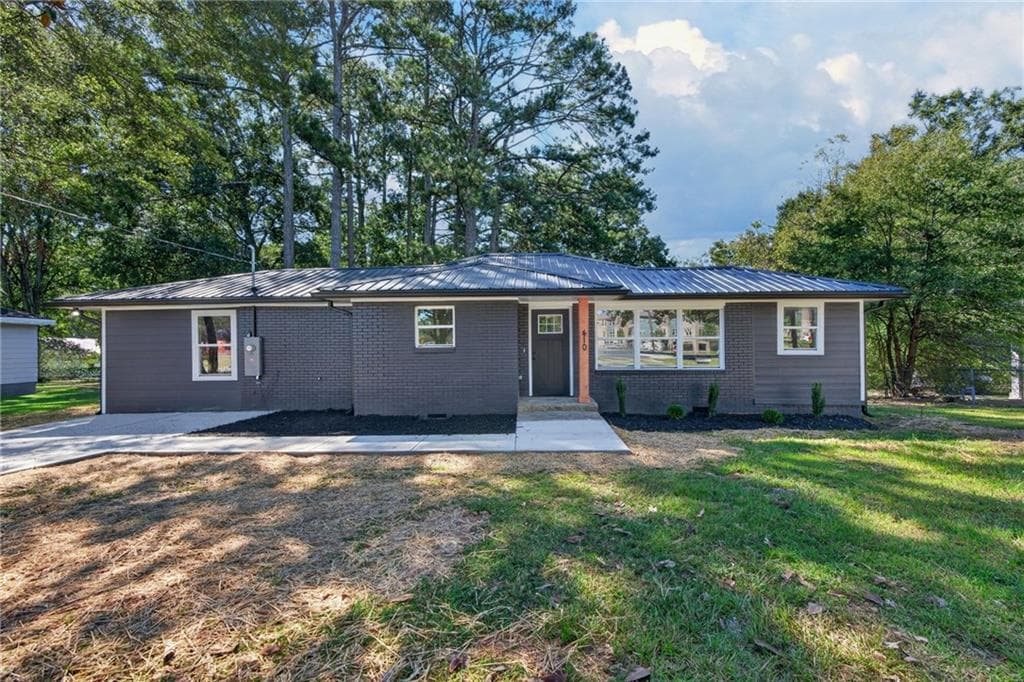 3 bedroom, 2 bathroom, 1,312 sq ft single family residence for sale at 410 Old Stone Road, Villa Rica, GA 30180