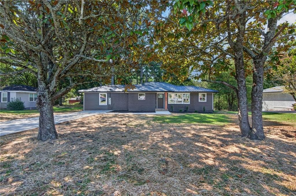 3 bedroom, 2 bathroom, 1,312 sq ft single family residence for sale at 410 Old Stone Road, Villa Rica, GA 30180 — photo 3