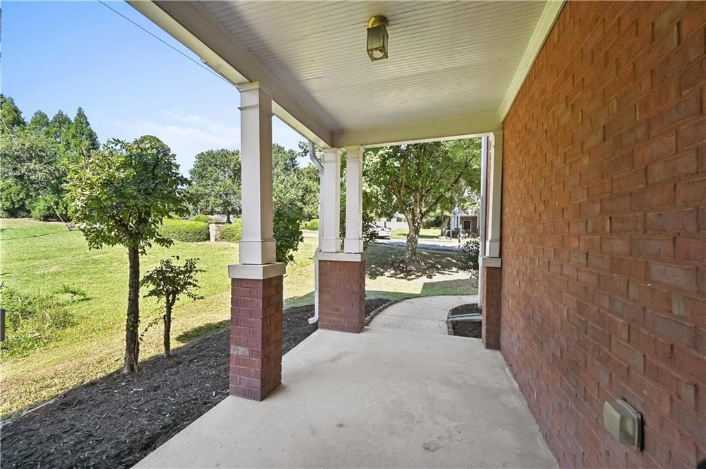 4 bedroom, 3 bathroom, 1,828 sq ft single family residence for sale at 2698 Whistle Stop Drive, Norcross, GA 30071 — photo 3