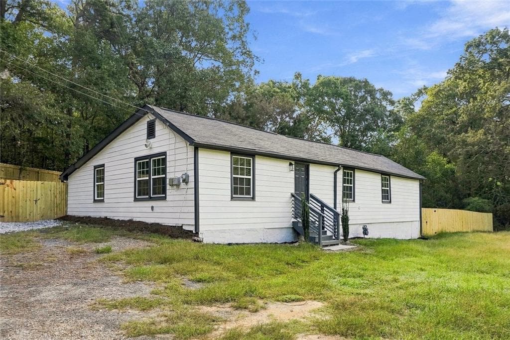 3 bedroom, 2 bathroom, 1,200 sq ft single family residence for sale at 6730 Old Beulah Road, Lithia Springs, GA 30122 — photo 2