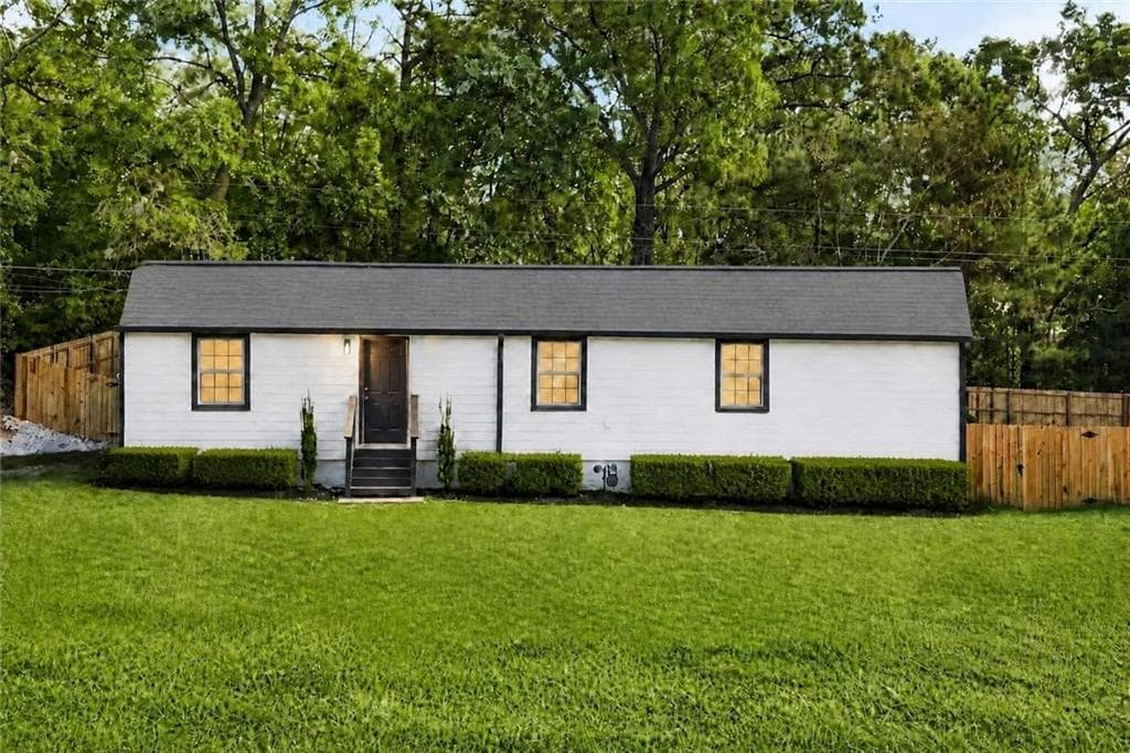 3 bedroom, 2 bathroom, 1,200 sq ft single family residence for sale at 6730 Old Beulah Road, Lithia Springs, GA 30122 — photo 3