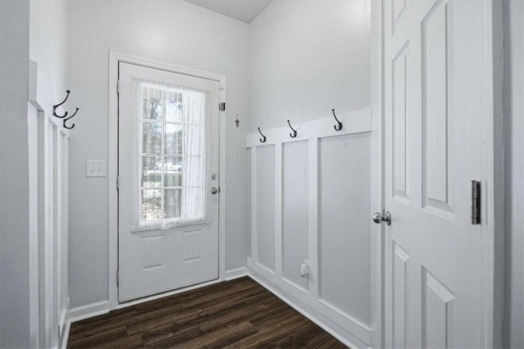 3 bedroom, 3 bathroom, 1,500 sq ft single family residence for sale at 905 Tamarisk Place, Canton, GA 30114 — photo 4