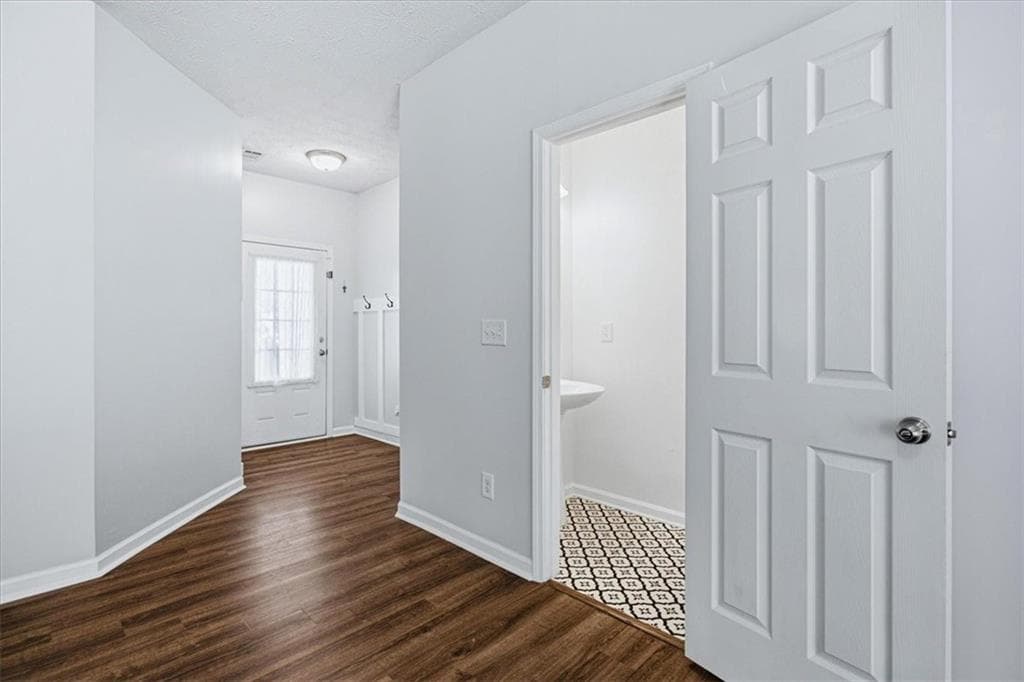 3 bedroom, 3 bathroom, 1,500 sq ft single family residence for sale at 905 Tamarisk Place, Canton, GA 30114 — photo 5