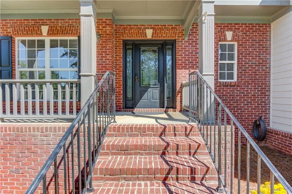 5 bedroom, 4 bathroom, 3,535 sq ft single family residence for sale at 3671 Devenwood Way, Buford, GA 30519 — photo 4