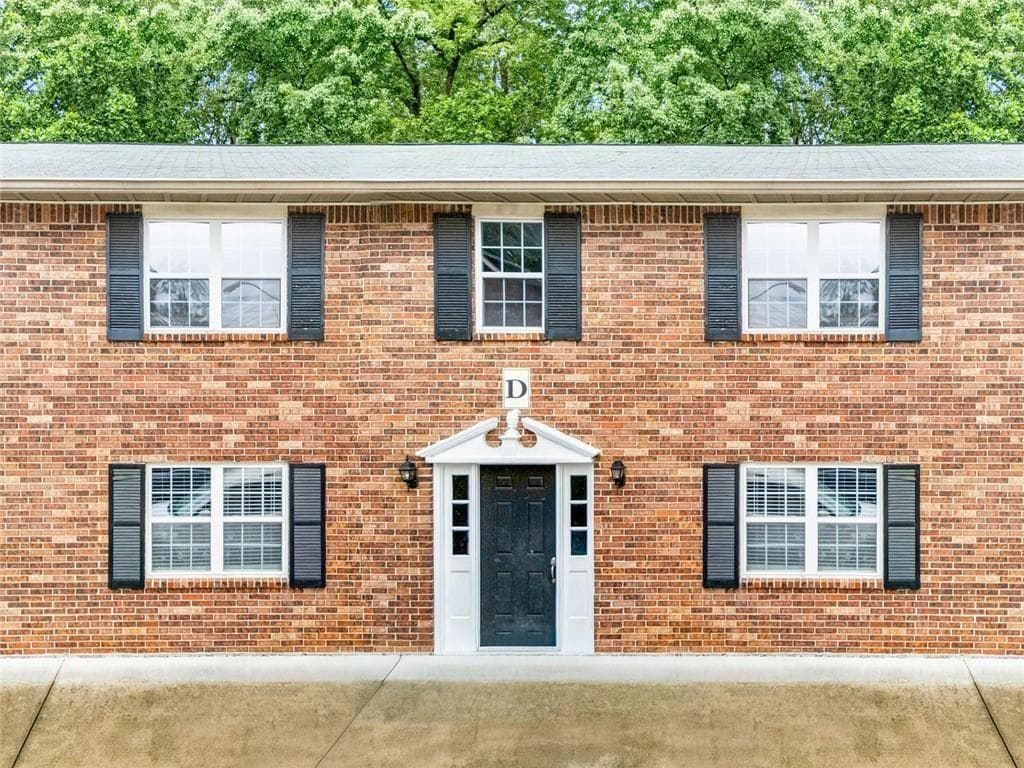 2 bedroom, 1 bathroom, 957 sq ft condominium for sale at 3665 Chestnut Drive D3, Atlanta, GA 30340