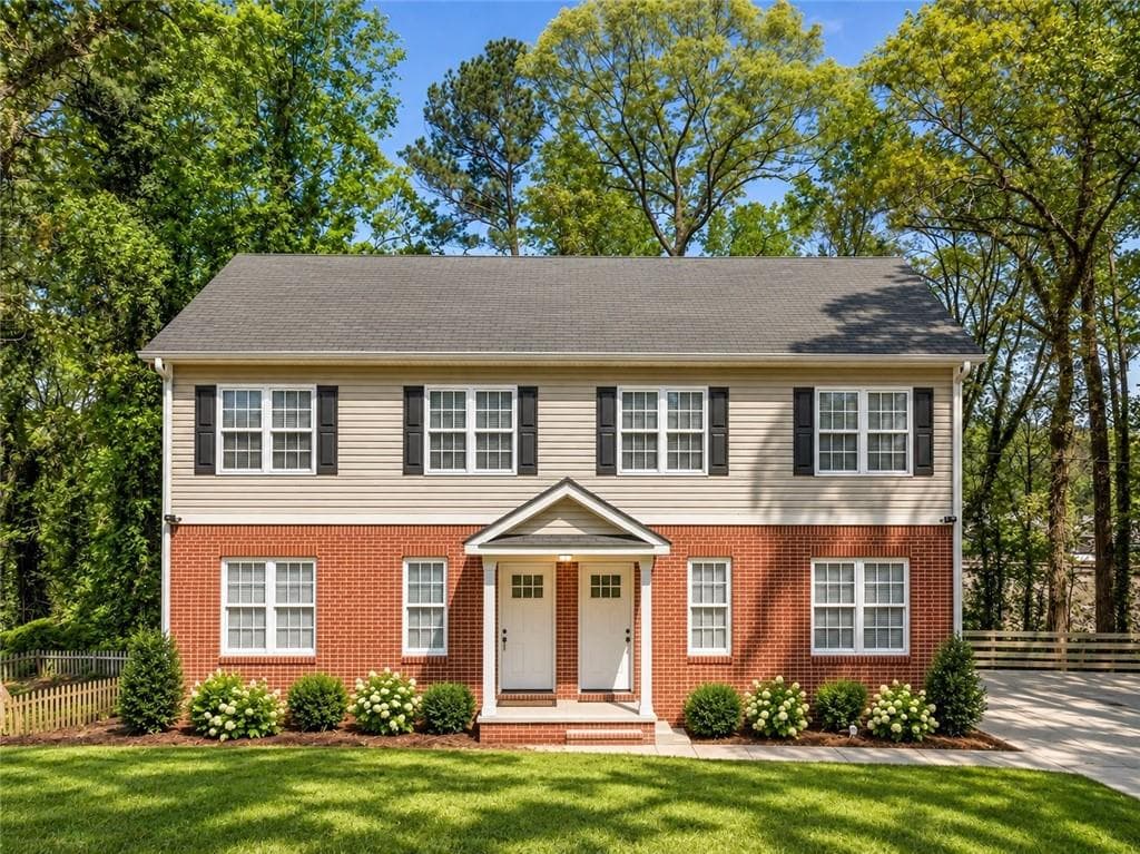 4 bedroom, 3 bathroom, 2,760 sq ft townhouse for rent at 2351 Perry Boulevard B, Atlanta, GA 30318 for $3,100 a month — photo 1 of 28