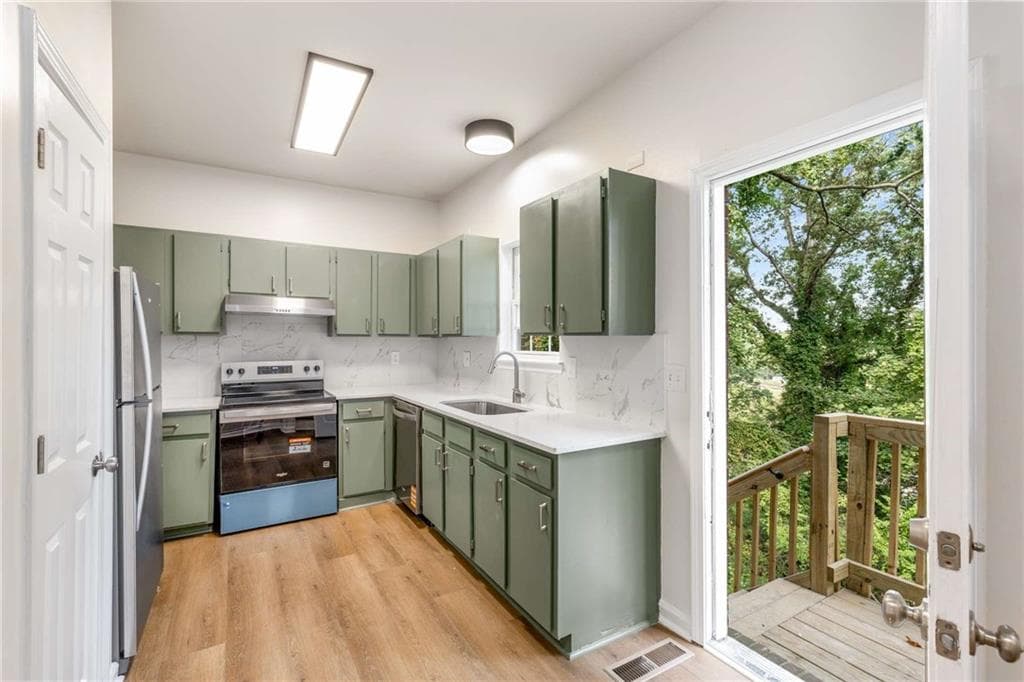4 bedroom, 3 bathroom, 2,760 sq ft townhouse for rent at 2351 Perry Boulevard B, Atlanta, GA 30318 for $3,100 a month — photo 6