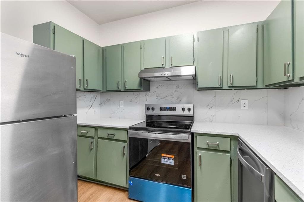 4 bedroom, 3 bathroom, 2,760 sq ft townhouse for rent at 2351 Perry Boulevard B, Atlanta, GA 30318 for $3,100 a month — photo 8