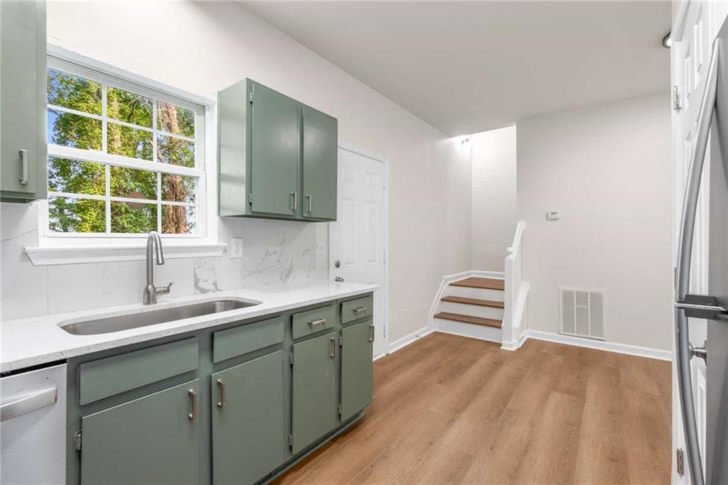 4 bedroom, 3 bathroom, 2,760 sq ft townhouse for rent at 2351 Perry Boulevard B, Atlanta, GA 30318 for $3,100 a month — photo 10