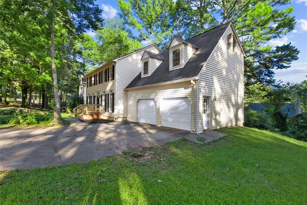 5 bedroom, 4 bathroom, 4,852 sq ft single family residence for sale at 2092 Plantation Road, Lawrenceville, GA 30044 — photo 2