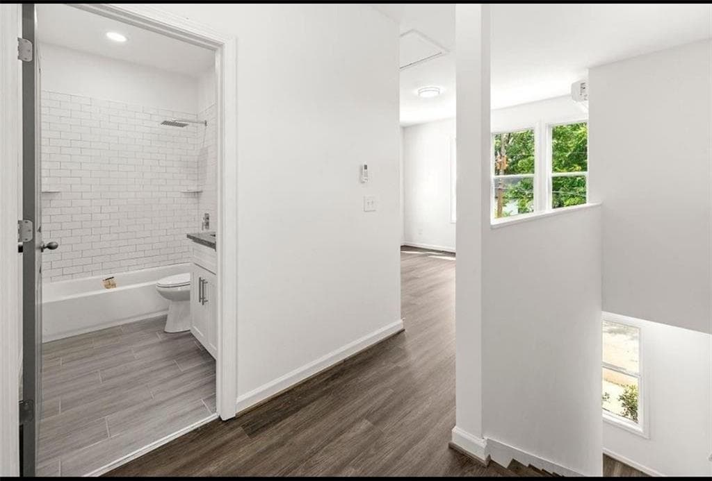 1 bedroom, 2 bathroom, 640 sq ft single family residence for rent at 407 Rockwell Street, Atlanta, GA 30310 for $1,625 a month — photo 6