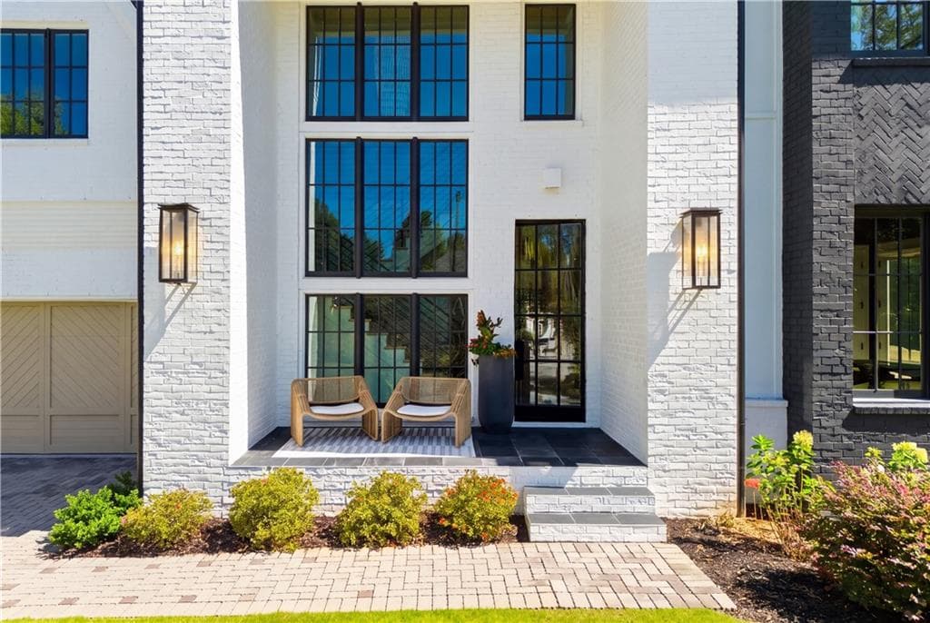 6 bedroom, 7 bathroom, 7,783 sq ft single family residence for sale at 2811 N Thompson Road, Atlanta, GA 30319 — photo 9