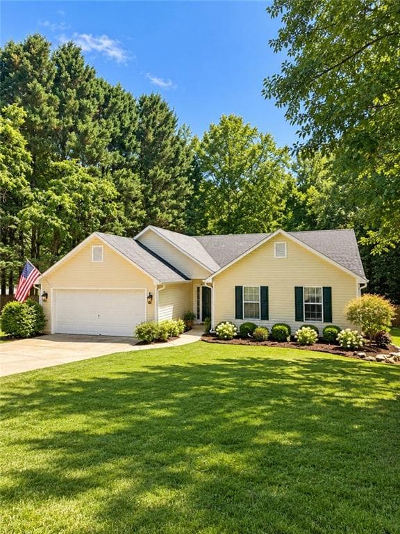 3 bedroom, 2 bathroom, 1,327 sq ft single family residence for sale at 176 Flagman Street, Dawsonville, GA 30534 — photo 1 of 22