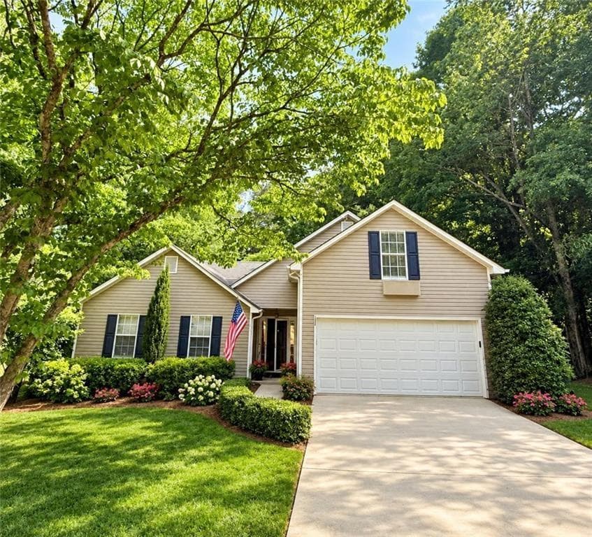4 bedroom, 2 bathroom, 1,525 sq ft single family residence for sale at 164 Flagman Street, Dawsonville, GA 30534 — photo 1 of 37
