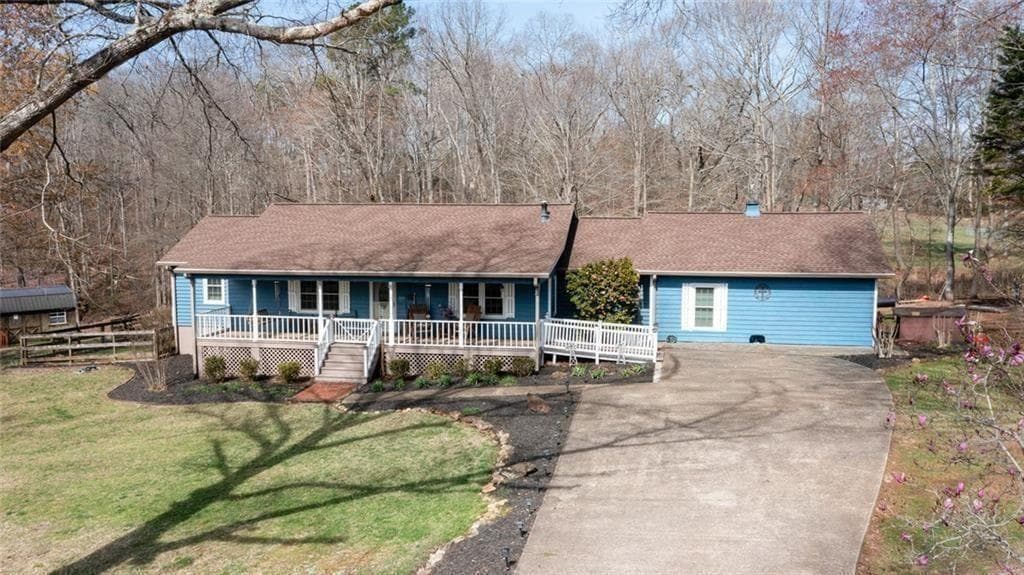 3 bedroom, 3 bathroom, 2,868 sq ft single family residence for sale at 1268 Riverbend Road, Demorest, GA 30535 — photo 2