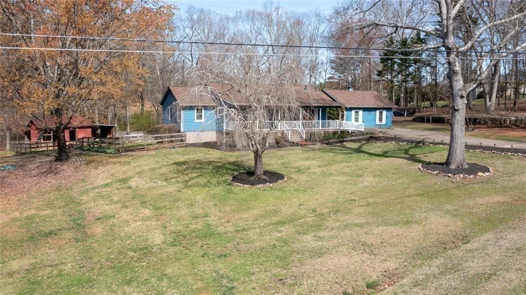 3 bedroom, 3 bathroom, 2,868 sq ft single family residence for sale at 1268 Riverbend Road, Demorest, GA 30535 — photo 3