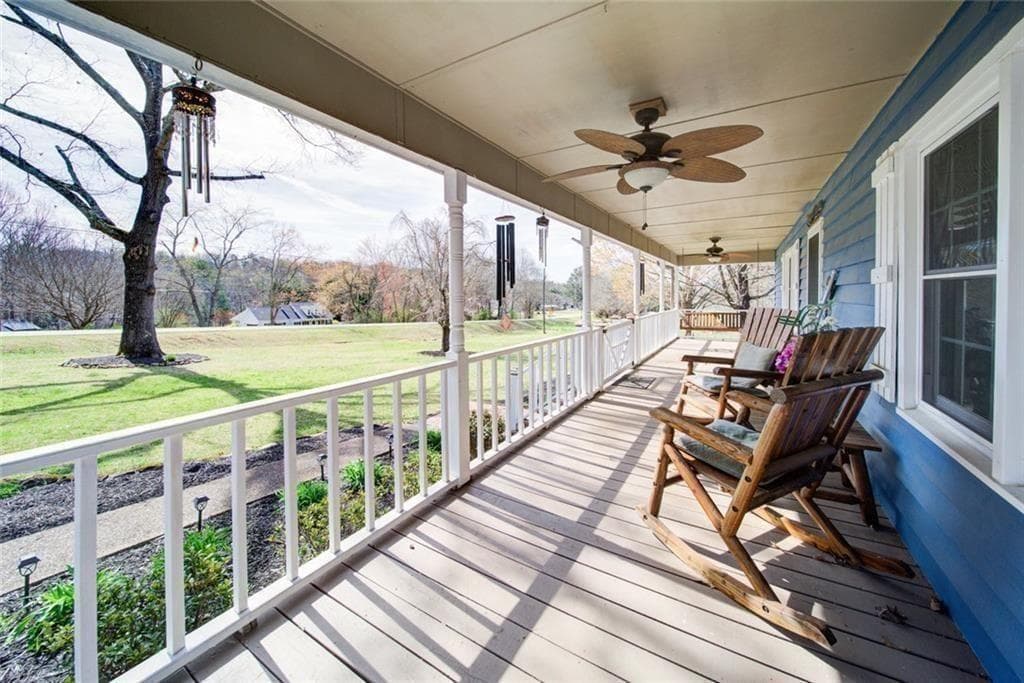 3 bedroom, 3 bathroom, 2,868 sq ft single family residence for sale at 1268 Riverbend Road, Demorest, GA 30535 — photo 4