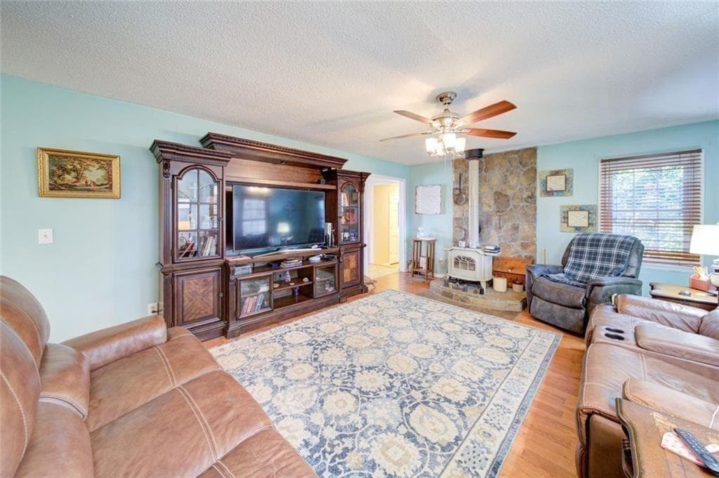 3 bedroom, 3 bathroom, 2,868 sq ft single family residence for sale at 1268 Riverbend Road, Demorest, GA 30535 — photo 9
