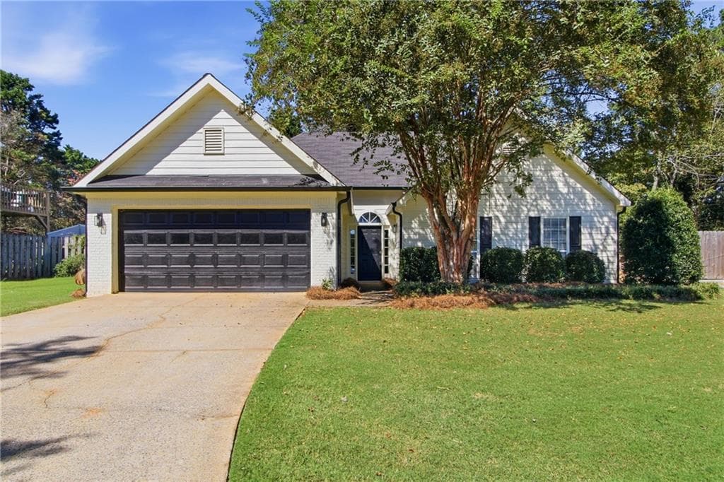 3 bedroom, 2 bathroom, 1,496 sq ft single family residence for sale at 3104 Baker Plantation Court, Acworth, GA 30101