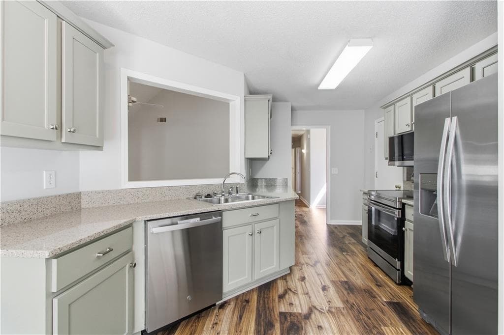 3 bedroom, 2 bathroom, 1,496 sq ft single family residence for sale at 3104 Baker Plantation Court, Acworth, GA 30101 — photo 2