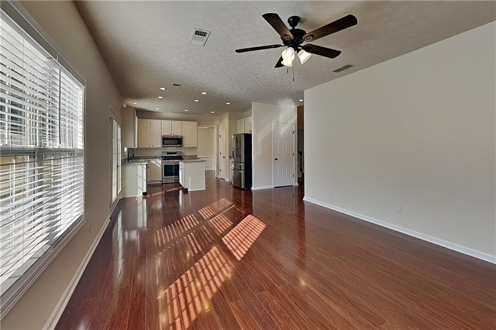 4 bedroom, 3 bathroom, 2,317 sq ft single family residence for rent at 2950 Belshire Trail, Dacula, GA 30019 for $2,450 a month — photo 2