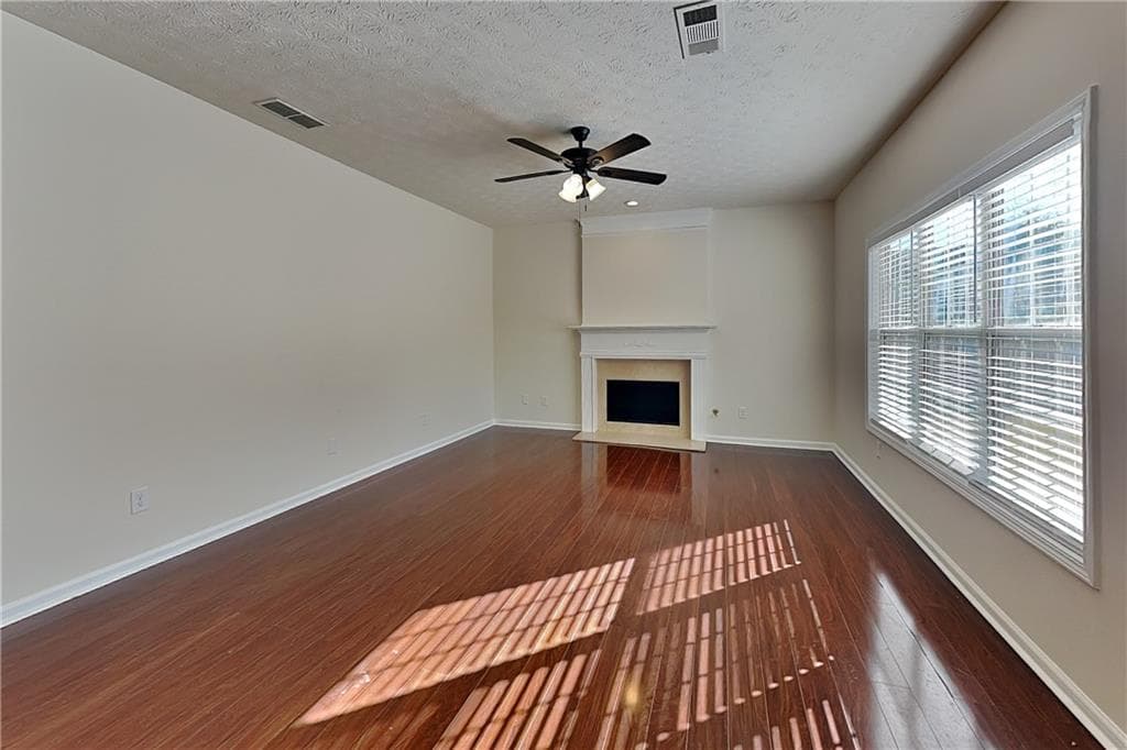 4 bedroom, 3 bathroom, 2,317 sq ft single family residence for rent at 2950 Belshire Trail, Dacula, GA 30019 for $2,450 a month — photo 3