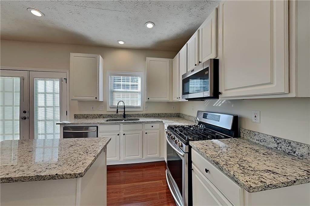 4 bedroom, 3 bathroom, 2,317 sq ft single family residence for rent at 2950 Belshire Trail, Dacula, GA 30019 for $2,450 a month — photo 5