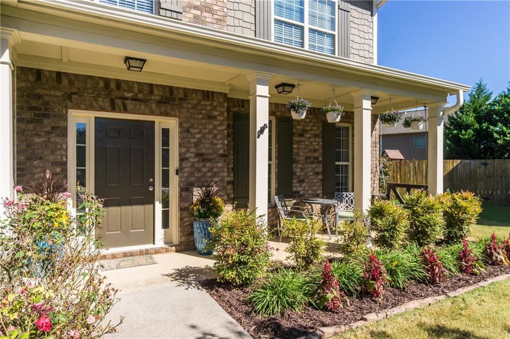 4 bedroom, 3 bathroom, 2,974 sq ft single family residence for sale at 3840 Corbell Court, Cumming, GA 30040 — photo 2