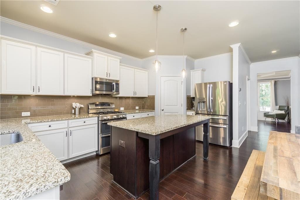4 bedroom, 3 bathroom, 2,974 sq ft single family residence for sale at 3840 Corbell Court, Cumming, GA 30040 — photo 9