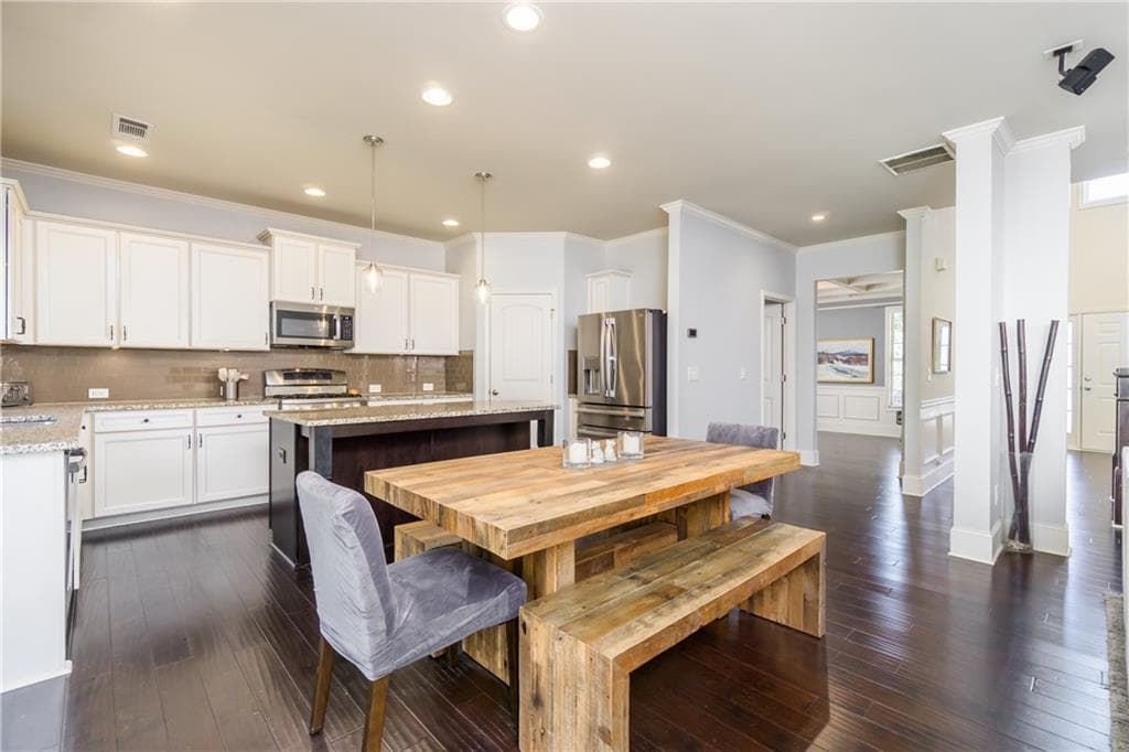 4 bedroom, 3 bathroom, 2,974 sq ft single family residence for sale at 3840 Corbell Court, Cumming, GA 30040 — photo 10