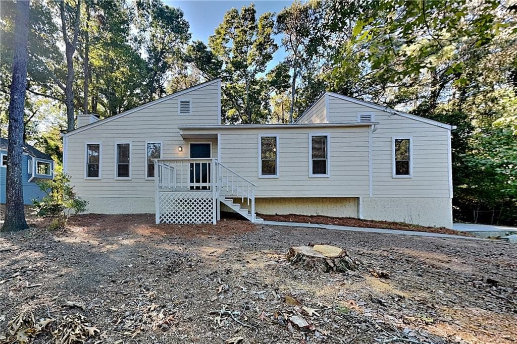 3 bedroom, 2 bathroom, 1,982 sq ft single family residence for rent at 265 Castleair Drive, Kennesaw, GA 30144 for $2,150 a month — photo 1 of 19