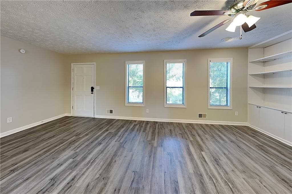 3 bedroom, 2 bathroom, 1,982 sq ft single family residence for rent at 265 Castleair Drive, Kennesaw, GA 30144 for $2,150 a month — photo 2