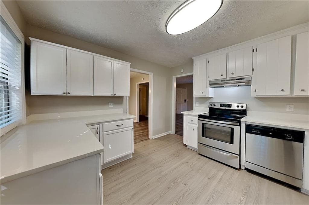 3 bedroom, 2 bathroom, 1,982 sq ft single family residence for rent at 265 Castleair Drive, Kennesaw, GA 30144 for $2,150 a month — photo 5