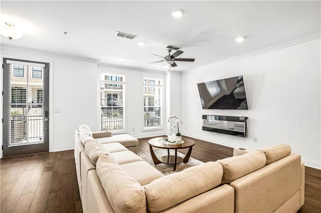3 bedroom, 4 bathroom, 1,900 sq ft townhouse for sale at 407 Olmstead Way, Alpharetta, GA 30022 — photo 10